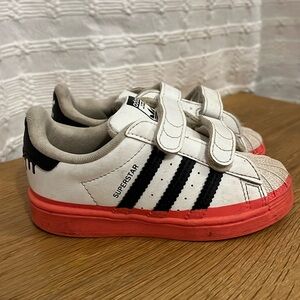 Adidas superstar Velcro little kid shoes size 7 US fun neon highlight on B and W